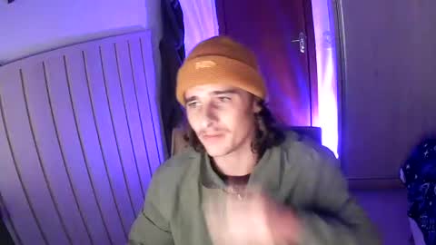 wave_boyy online show from June 21, 3:02 am