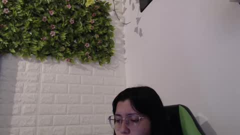 Trixie 3 online show from February 17, 1:33 pm