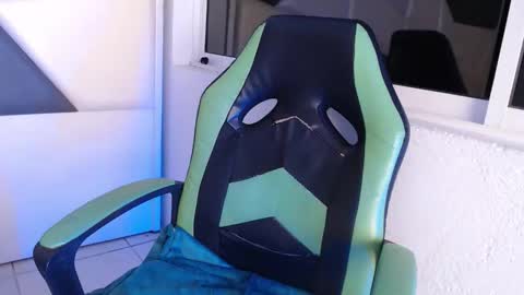 Trixie 3 online show from December 20, 5:31 pm