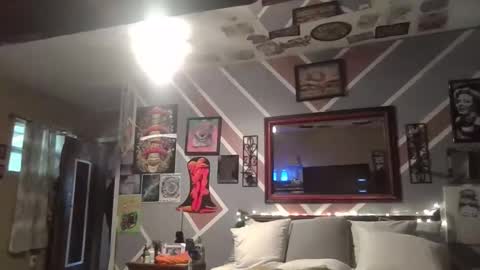 we_r_freaks online show from February 23, 9:39 pm