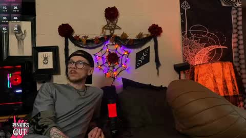 WebzKordz online show from June 2, 10:06 am