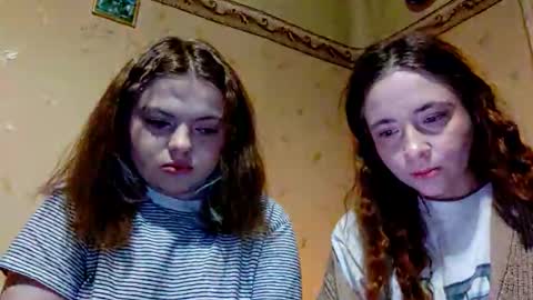 sofia and mari online show from November 22, 11:35 pm