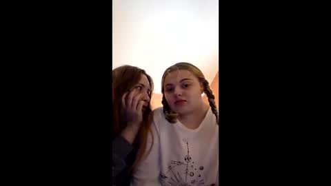 sofia and mari online show from May 29, 10:30 pm