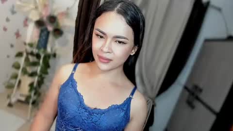 Hi Im LOVIE Please dont forget to follow and thumbs up me online show from June 5, 12:06 am