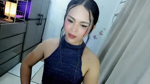 Hi Im LOVIE Please dont forget to follow and thumbs up me online show from July 28, 7:15 pm