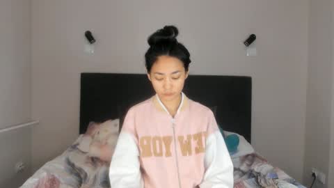 Snapshot of wendy_marvel chatting on December 26, 9:33 am Wendy online show from December 26, 9:33 am