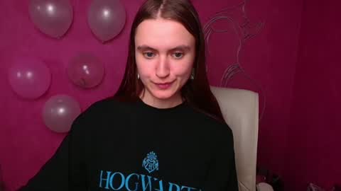 Snapshot of wendy_say_ chatting on February 13, 11:26 pm Wendy online show from February 13, 11:26 pm