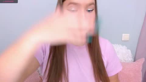 molly online show from December 24, 9:00 pm