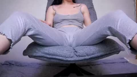 Beatrice Moan from LovenseWet from Tip MenuOpen for Private online show from May 15, 9:44 pm