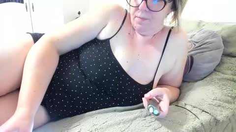 Amy online show from October 8, 9:04 am