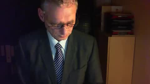 Snapshot of wetsuitedman chatting on January 10, 5:56 pm Franz online show from January 10, 5:56 pm