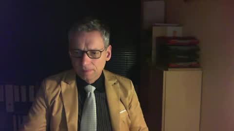 Snapshot of wetsuitedman chatting on February 20, 5:52 pm Franz online show from February 20, 5:52 pm