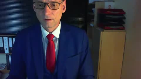Snapshot of wetsuitedman chatting on February 28, 12:20 pm Franz online show from February 28, 12:20 pm
