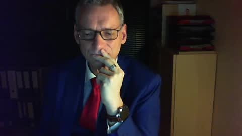 Snapshot of wetsuitedman chatting on February 25, 6:12 pm Franz online show from February 25, 6:12 pm