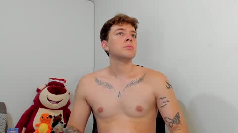 Snapshot of white_jacob chatting on January 23, 12:04 am Camilo R online show from January 23, 12:04 am