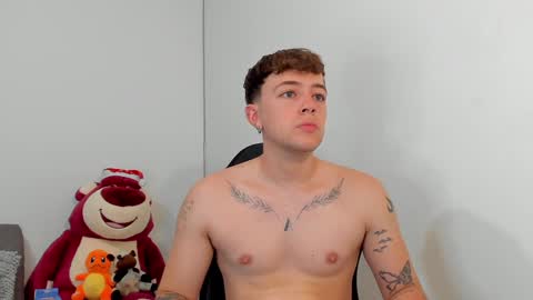 Snapshot of white_jacob chatting on February 1, 1:55 am Camilo R online show from February 1, 1:55 am