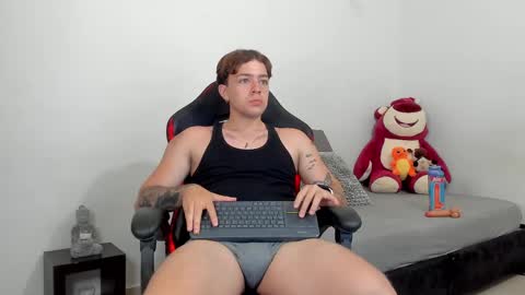 Snapshot of white_jacob chatting on March 4, 5:21 am Camilo R online show from March 4, 5:21 am