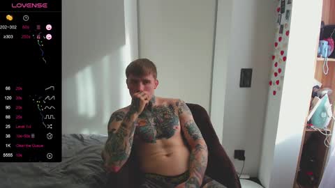 Snapshot of white_king999 chatting on February 18, 9:54 am Max online show from February 18, 9:54 am