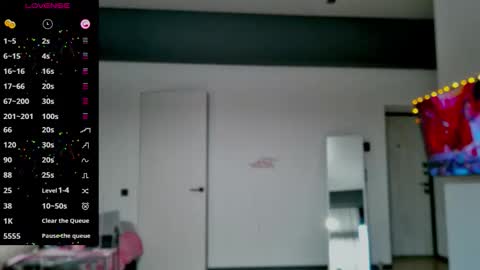 Max online show from December 14, 1:06 pm