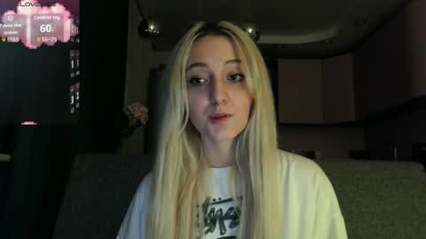 Snapshot of white_liilly chatting on September 13, 11:18 pm Lina online show from September 13, 11:18 pm