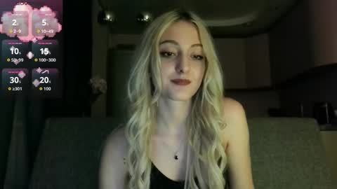 Snapshot of white_liilly chatting on September 8, 8:52 pm Lina online show from September 8, 8:52 pm