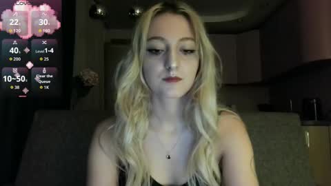 Snapshot of white_liilly chatting on September 12, 10:12 pm Lina online show from September 12, 10:12 pm