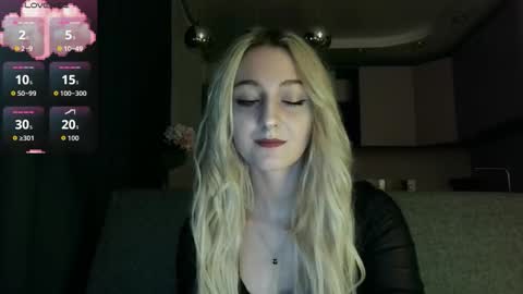 Snapshot of white_liilly chatting on September 15, 10:22 pm Lina online show from September 15, 10:22 pm