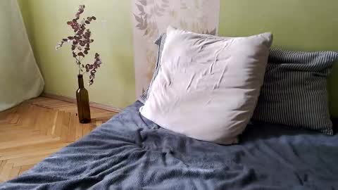 Tom online show from September 12, 1:02 pm