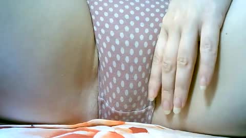 Snapshot of whiteapsara chatting on December 17, 3:27 pm Love online show from December 17, 3:27 pm