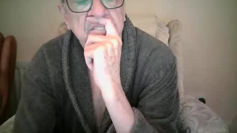 whitebriefs009 online show from November 29, 10:34 am