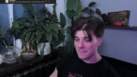 Gus online show from October 19, 8:57 pm