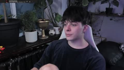 Gus online show from January 25, 8:42 pm