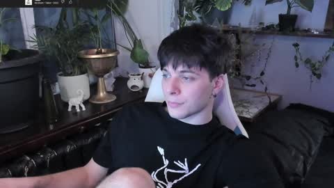 Gus online show from February 4, 9:10 pm