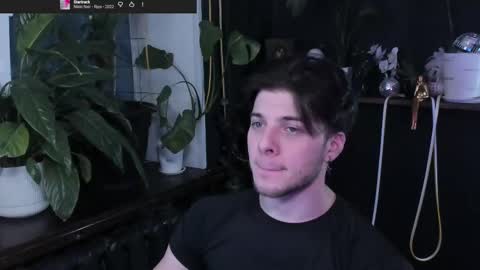 Gus online show from December 21, 8:48 pm