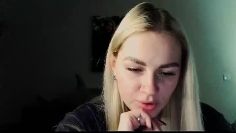 whitehex666 online show from December 3, 4:51 pm