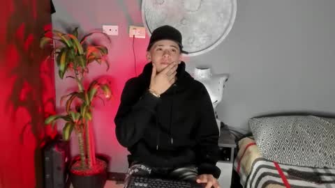 whiteman_0 online show from October 14, 2:47 am
