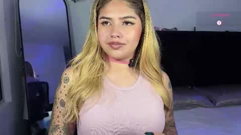Snapshot of whites_emma chatting on September 15, 2:46 am EMMA online show from September 15, 2:46 am