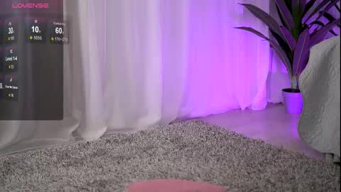 whitneyandrews online show from November 2, 7:08 am