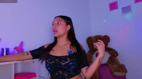 Whitney  online show from November 5, 12:51 pm