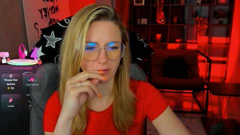 whitneypunnch online show from February 3, 3:38 pm