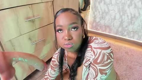 whitneyyfox online show from June 4, 11:33 pm