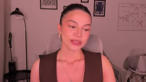 whoislulu online show from April 22, 5:42 pm