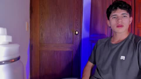 whos_he online show from February 19, 7:13 pm