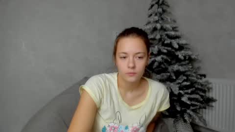 Snapshot of why_again_me chatting on December 14, 6:30 pm Veronica online show from December 14, 6:30 pm