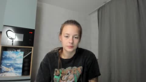 Snapshot of why_again_me chatting on September 13, 6:43 pm Veronica online show from September 13, 6:43 pm