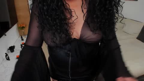 Milf Amy online show from December 19, 7:51 pm