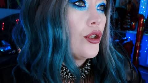 Snapshot of wickedxqueen chatting on December 28, 4:41 pm Laura online show from December 28, 4:41 pm