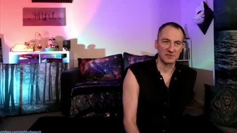 Snapshot of widthofapeach chatting on February 19, 3:38 pm Gretchen Jimmy online show from February 19, 3:38 pm