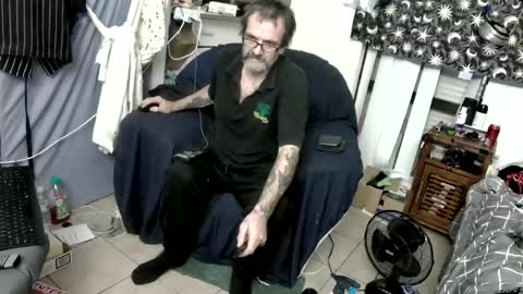 wifehunter77 online show from June 12, 8:30 pm