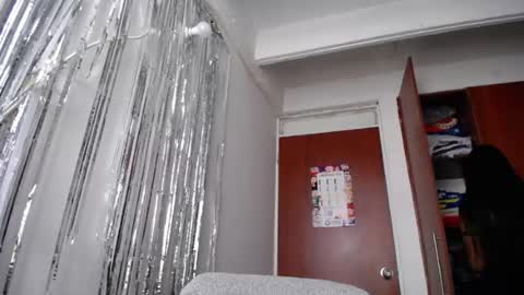 Ilauren online show from May 26, 12:55 pm